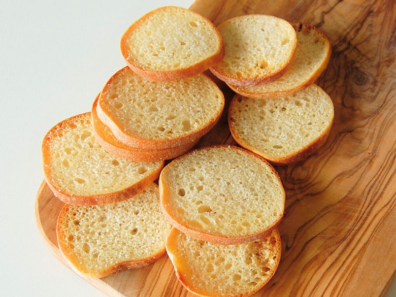 日本 Muscle Holdings 推出高蛋白麵包乾提供補充營養新選擇
