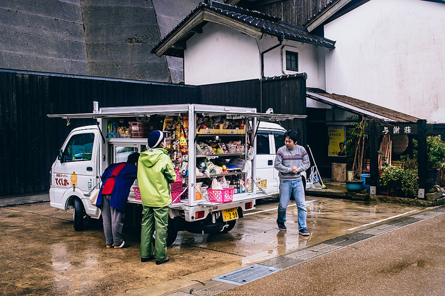 日本因應在地老化發展的偏鄉購物配送服務